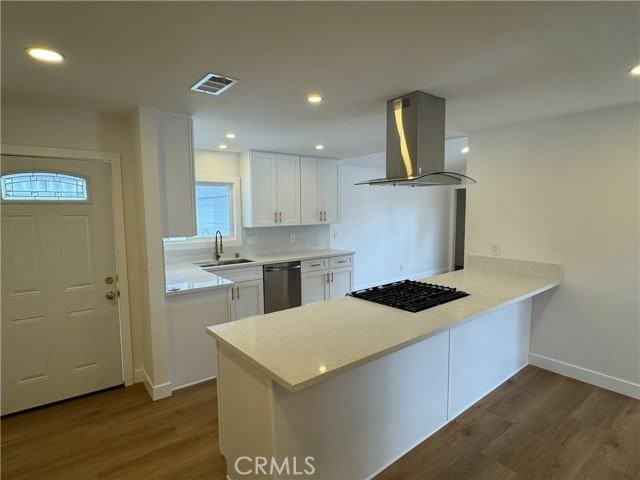 213 N Royal Pl - Photo 3 of 8