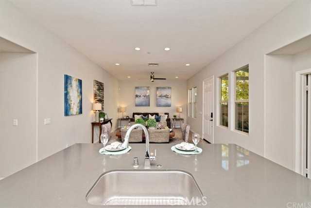85 Promesa Ave - Photo 4 of 8