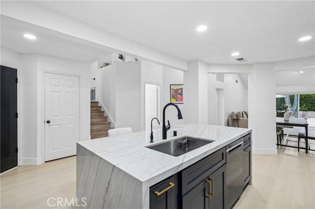 37 Shearwater Pl - Photo 7 of 8