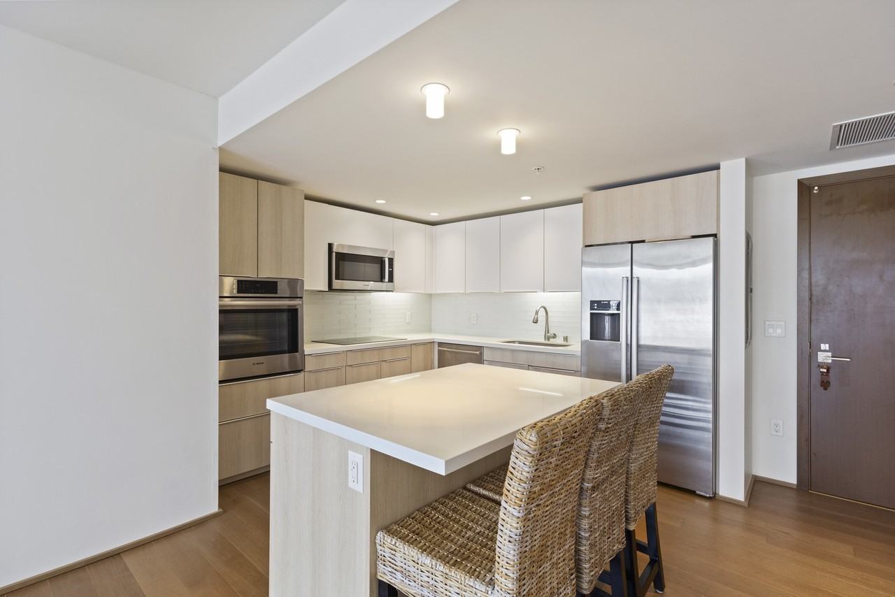 888 Kapiolani Boulevard3802 #3802 - Photo 2 of 11