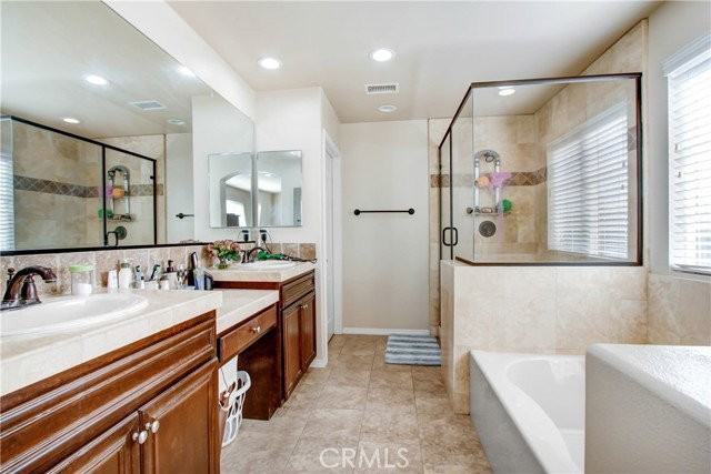 20724 Napa St - Photo 3 of 8