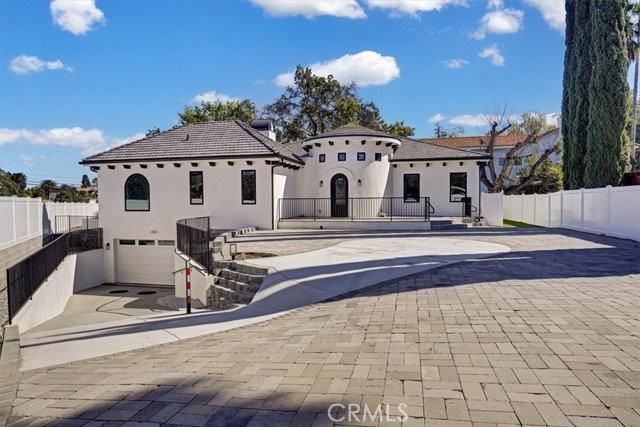 5520 Woodlake Ave - Photo 6 of 8