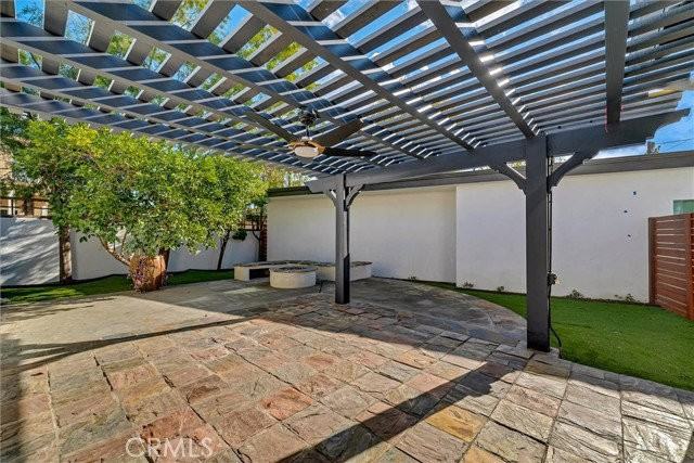 22134 Gilmore St - Photo 6 of 8