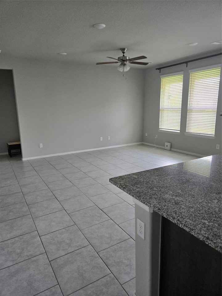 40204 S Hill Pass - Photo 5 of 25
