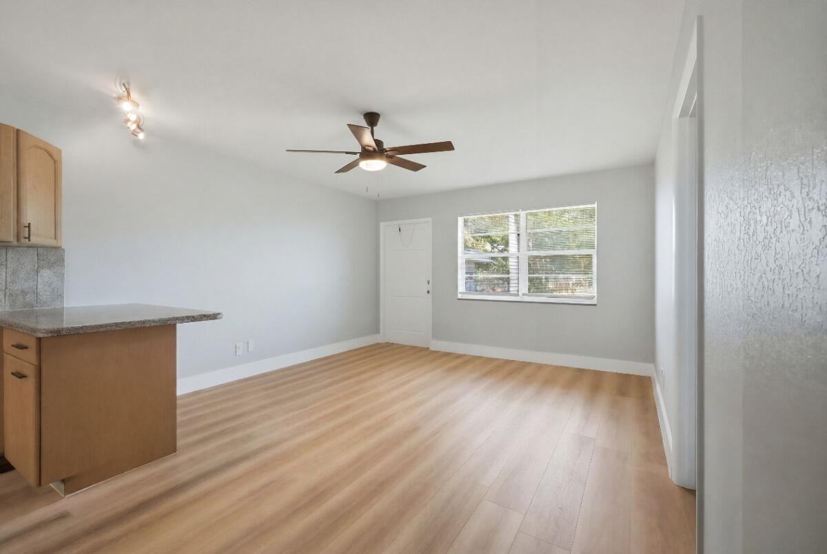 6191 Sw 37th St - Photo 7 of 16