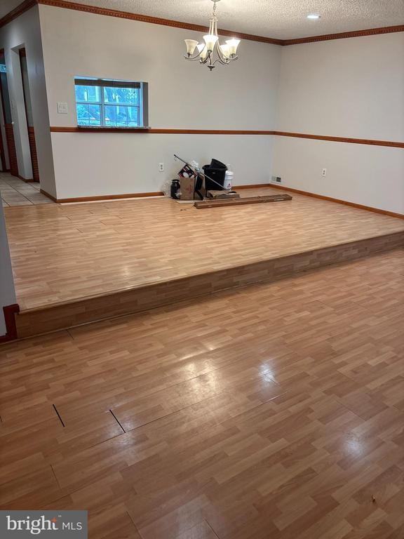 10 Lindsey Ct - Photo 2 of 14