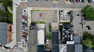 featured image of E Saint Paul St