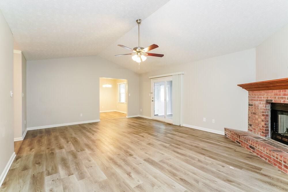 3124 Eastpointe Dr - Photo 4 of 16