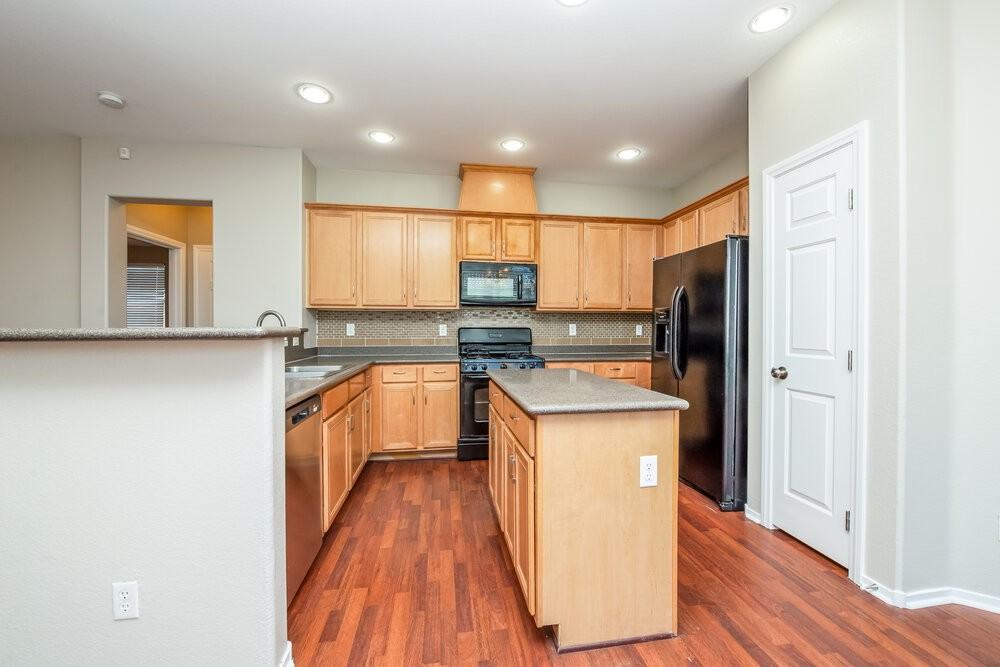 6604 Frances Celia Ave - Photo 6 of 16
