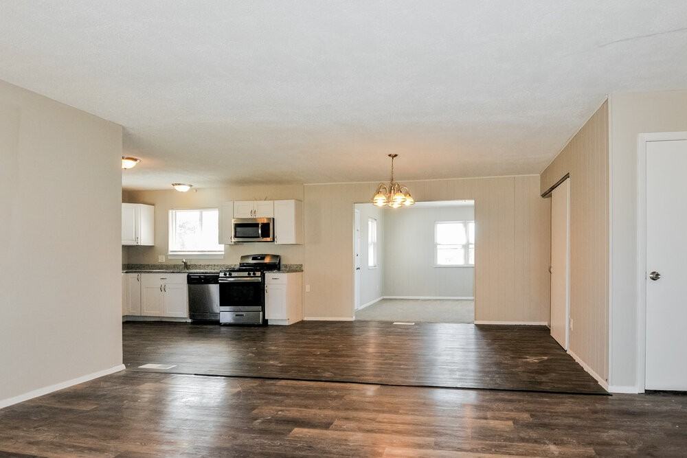 1570 Tahoe Dr - Photo 6 of 17