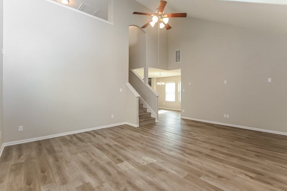 5119 Gulf Stream Ln - Photo 4 of 17