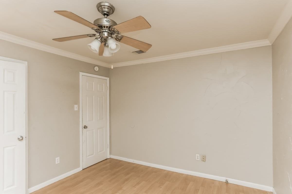 7404 Cheryl Ct - Photo 7 of 16
