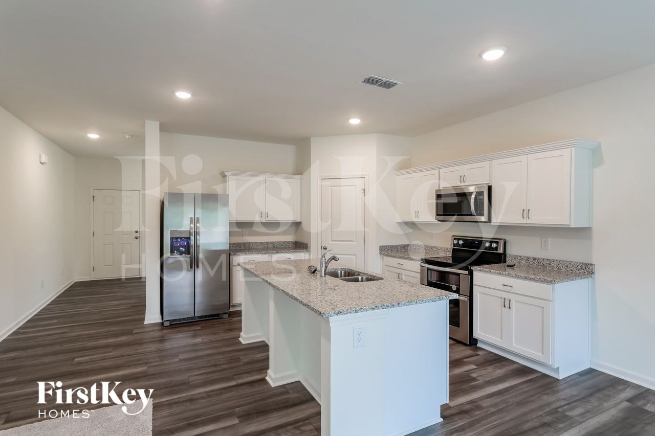 135 Knightsbridge Ln - Photo 6 of 18