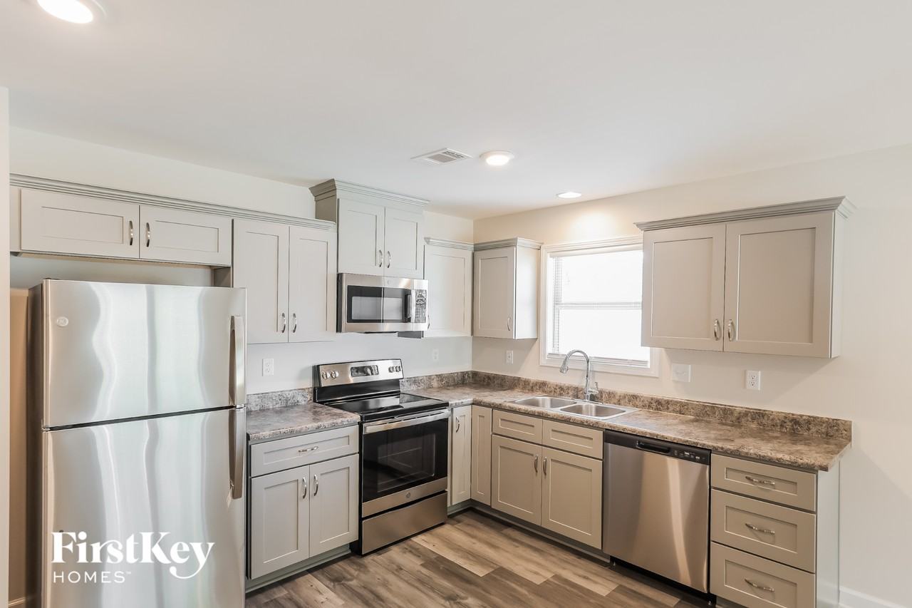 4409 Easthaven Cir - Photo 5 of 15