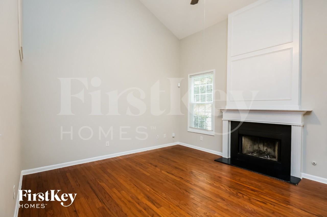 2410 Kirkstone Dr - Photo 5 of 18