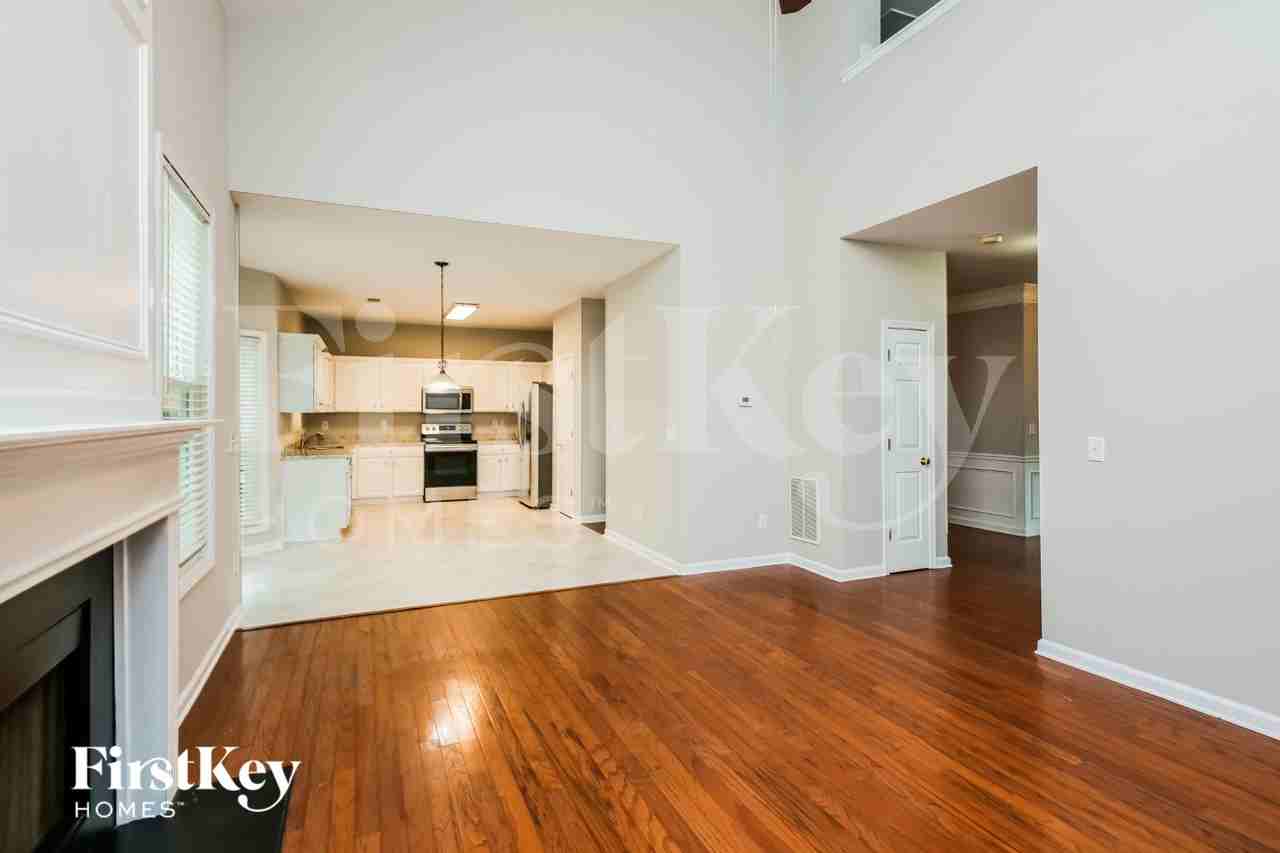 2410 Kirkstone Dr - Photo 6 of 18