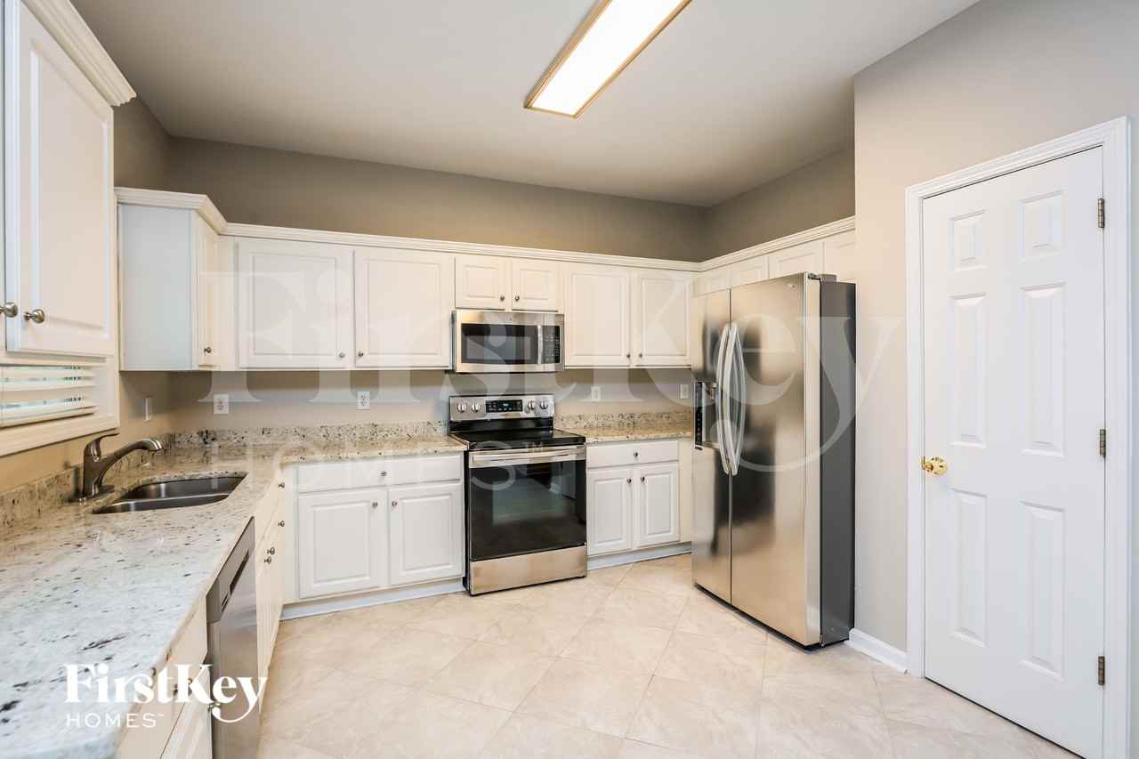 2410 Kirkstone Dr - Photo 7 of 18