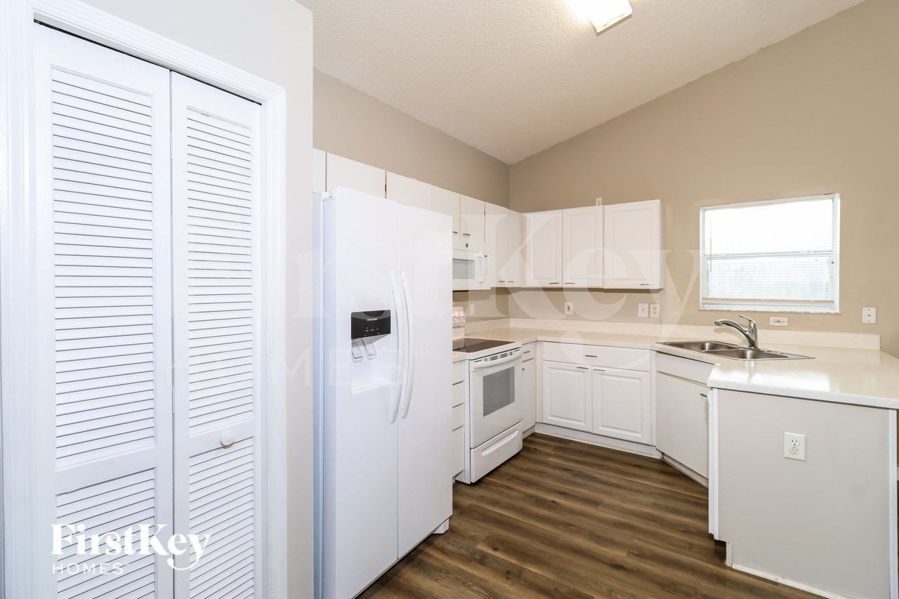 1237 Cheb Pl Nw - Photo 5 of 16