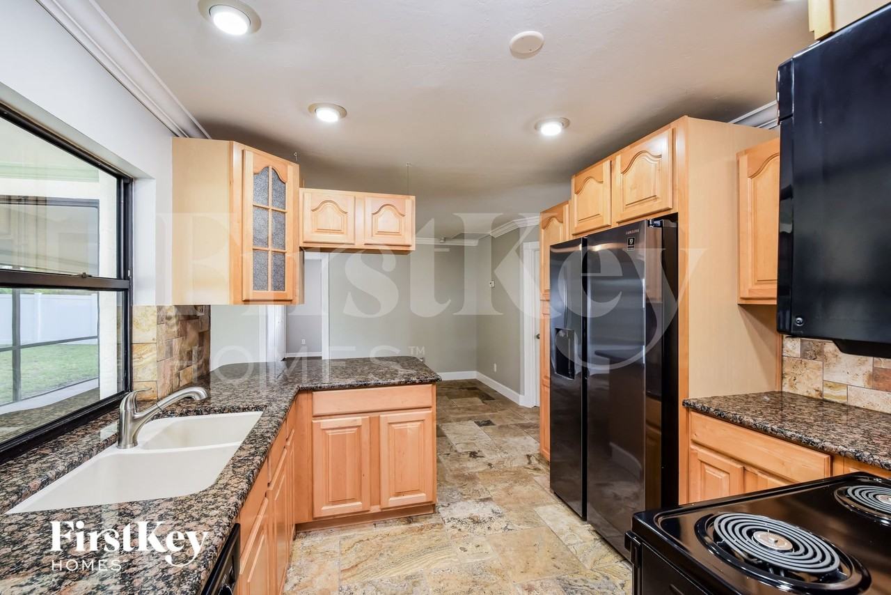 1122 Se 22nd Ter - Photo 7 of 15
