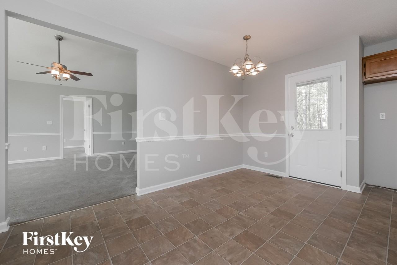 221 Whitney Ln - Photo 6 of 18