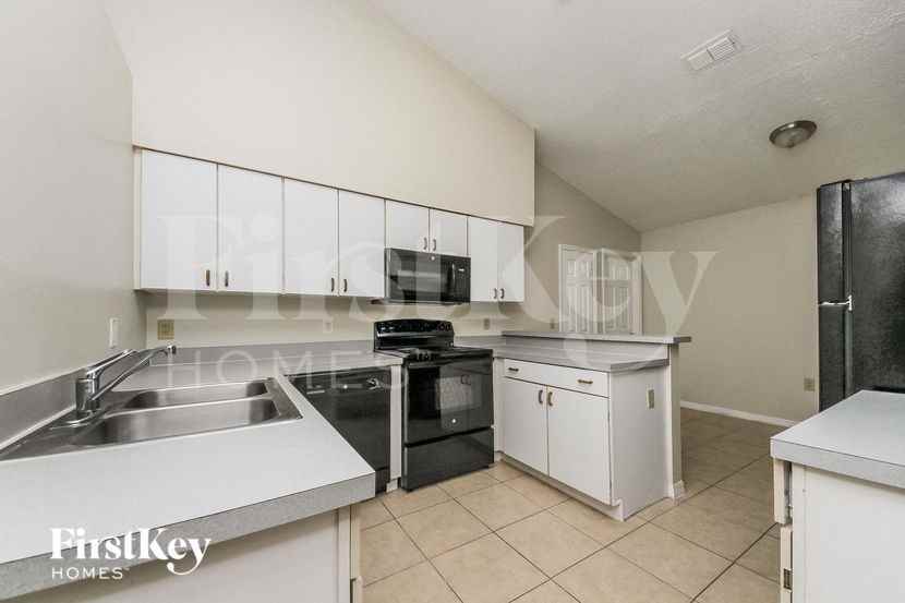815 Adour Dr - Photo 7 of 15
