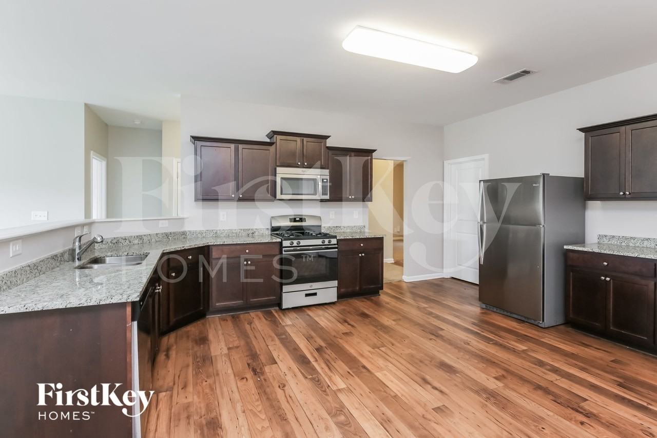 4221 Weeping Willow Dr - Photo 5 of 18
