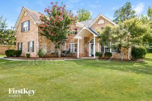 featured image of 381 Glouchester Dr