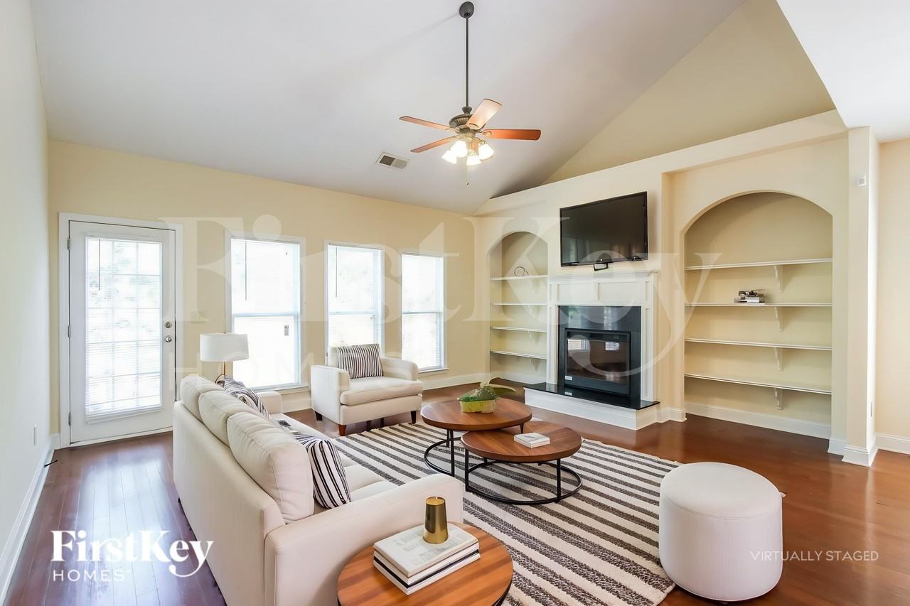 136 Janney Cir - Photo 5 of 18