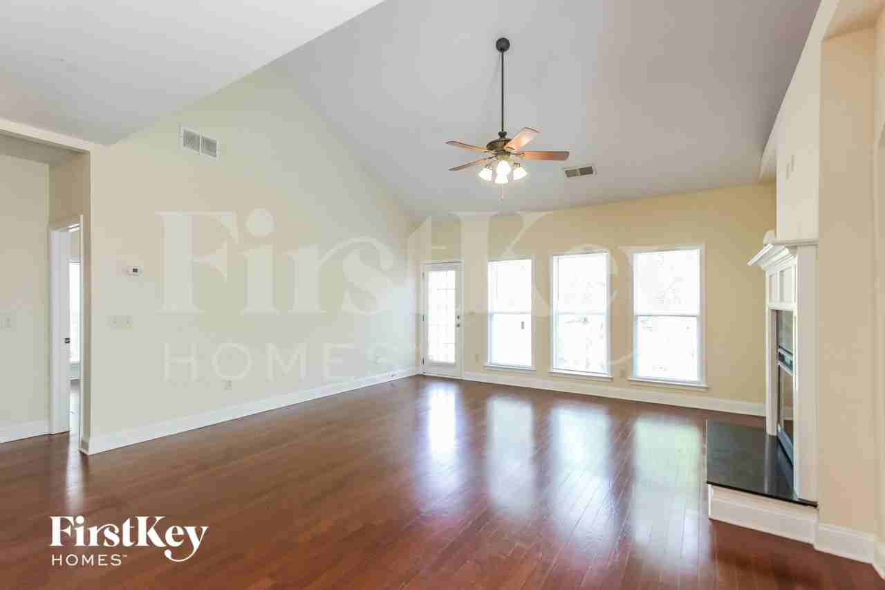 136 Janney Cir - Photo 6 of 18