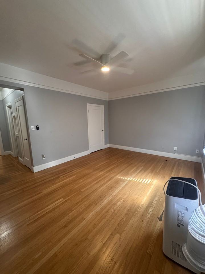 Fortview Apartment - Photo 3 of 14