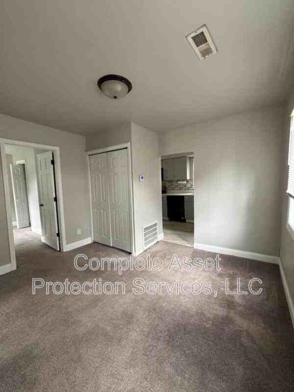 2715 Greene St - Photo 5 of 9
