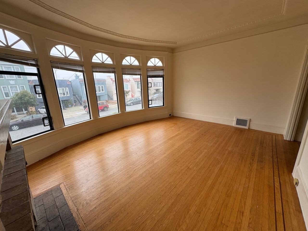 2346 27th Ave - Photo 4 of 16