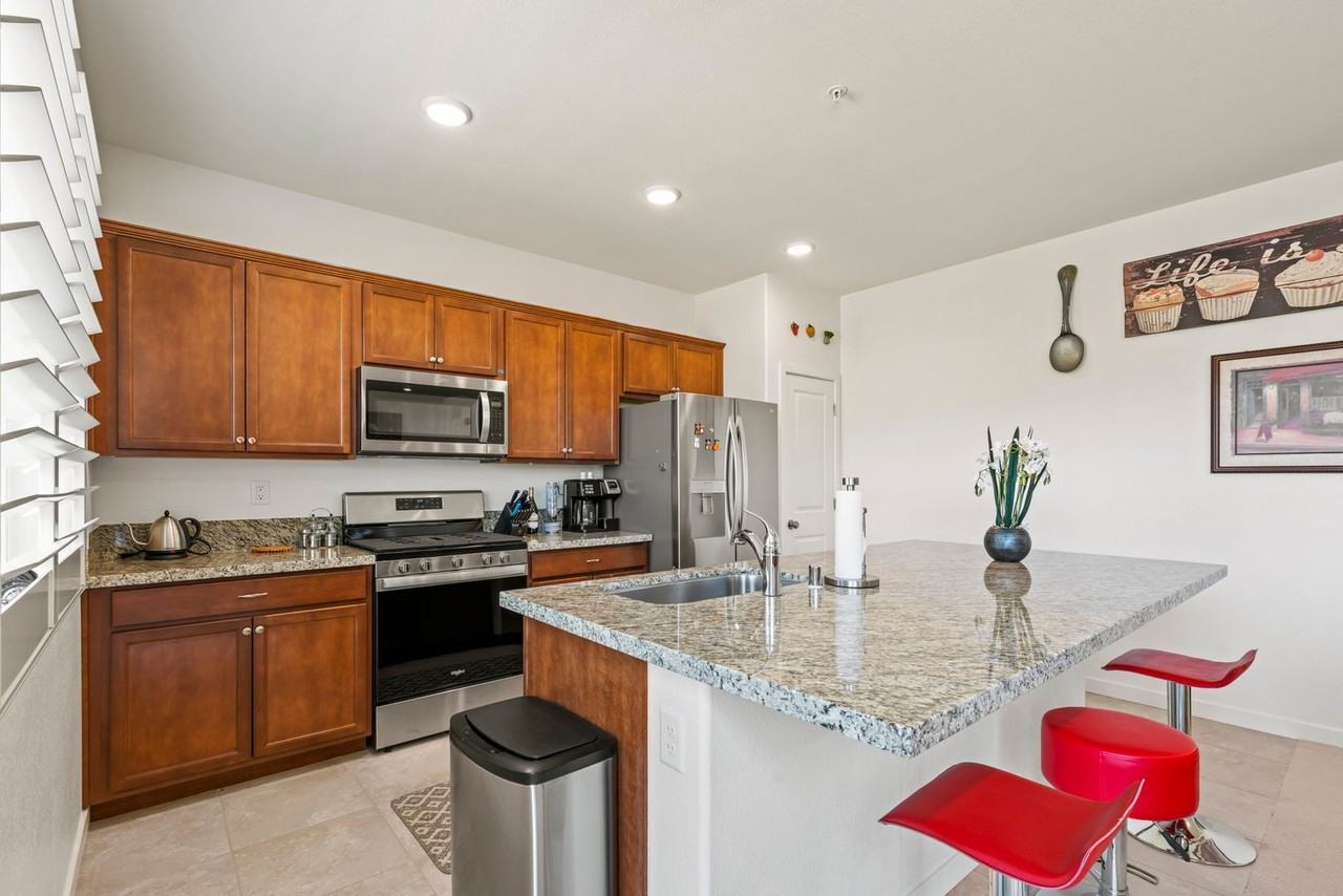 4928 Black Falcon Way - Photo 3 of 31
