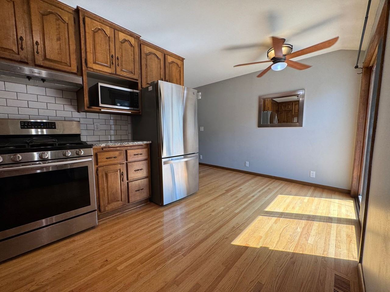 6314 Knox Ave S - Photo 3 of 39