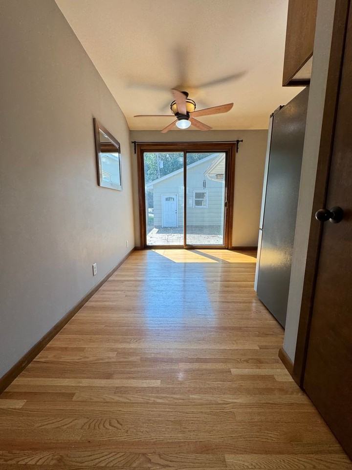 6314 Knox Ave S - Photo 7 of 39