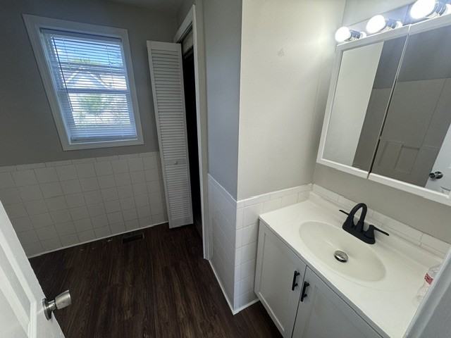 2214 Jefferson St - Photo 4 of 10