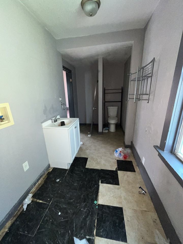112 N 13th St - Photo 4 of 11