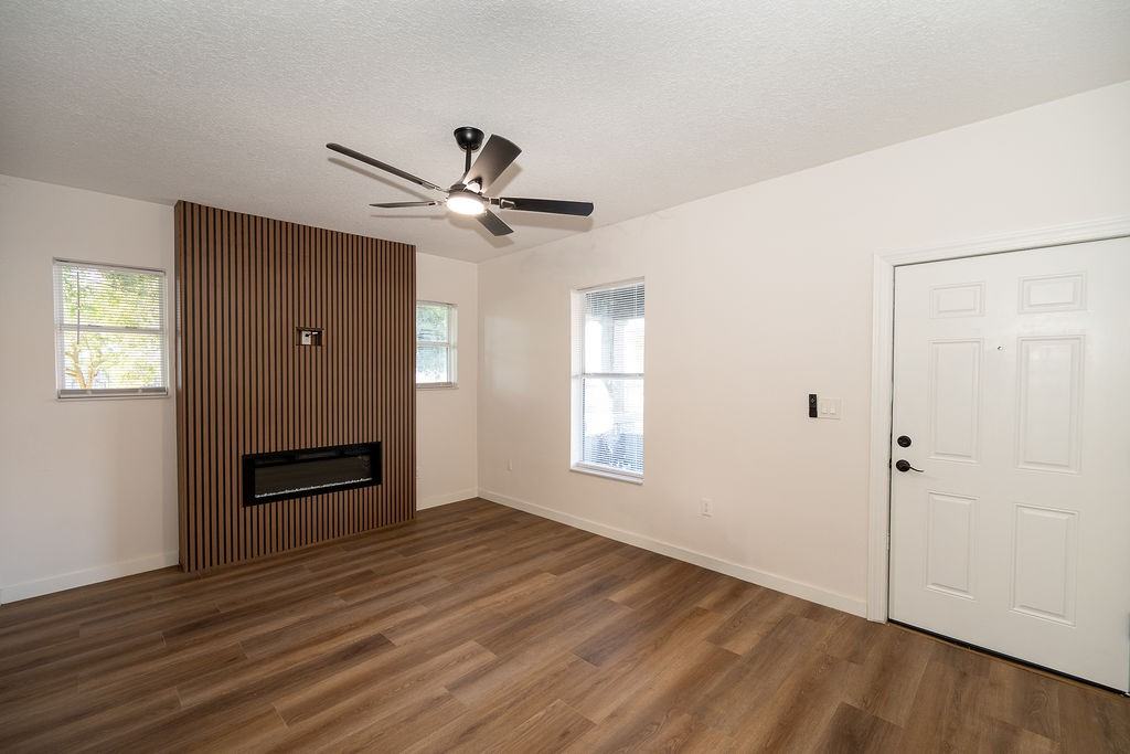 226 N Terry Ave - Photo 4 of 12