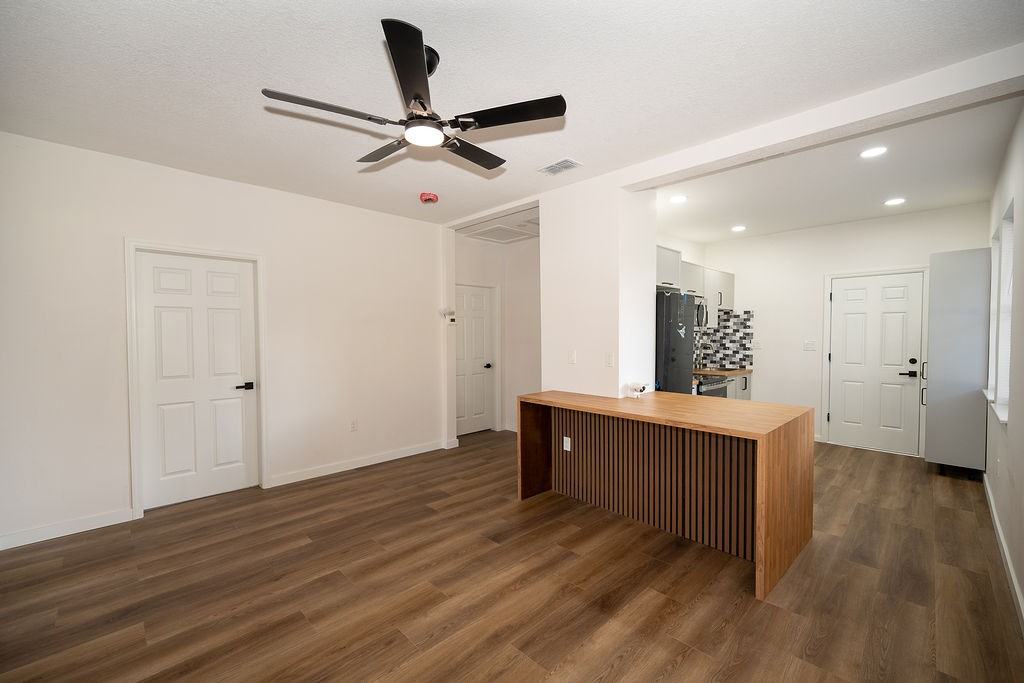 226 N Terry Ave - Photo 5 of 12