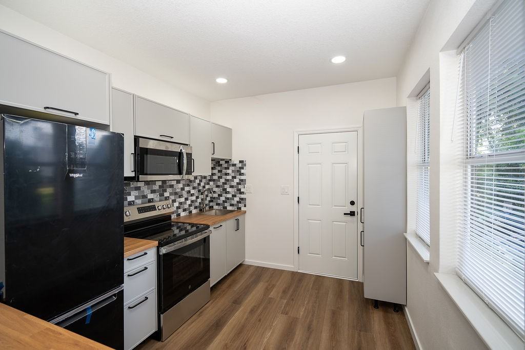 226 N Terry Ave - Photo 6 of 12