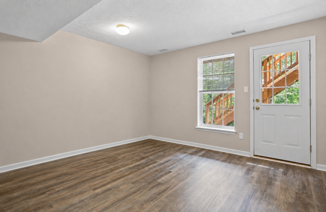 911 Tanglewood Dr #911 - Photo 2 of 21