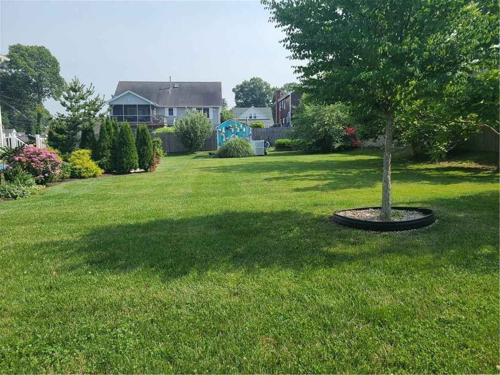 98 Alden Ave - Photo 4 of 20