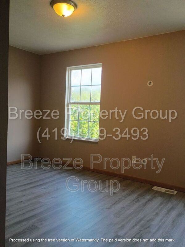 2816 Benford Ln - Photo 3 of 9