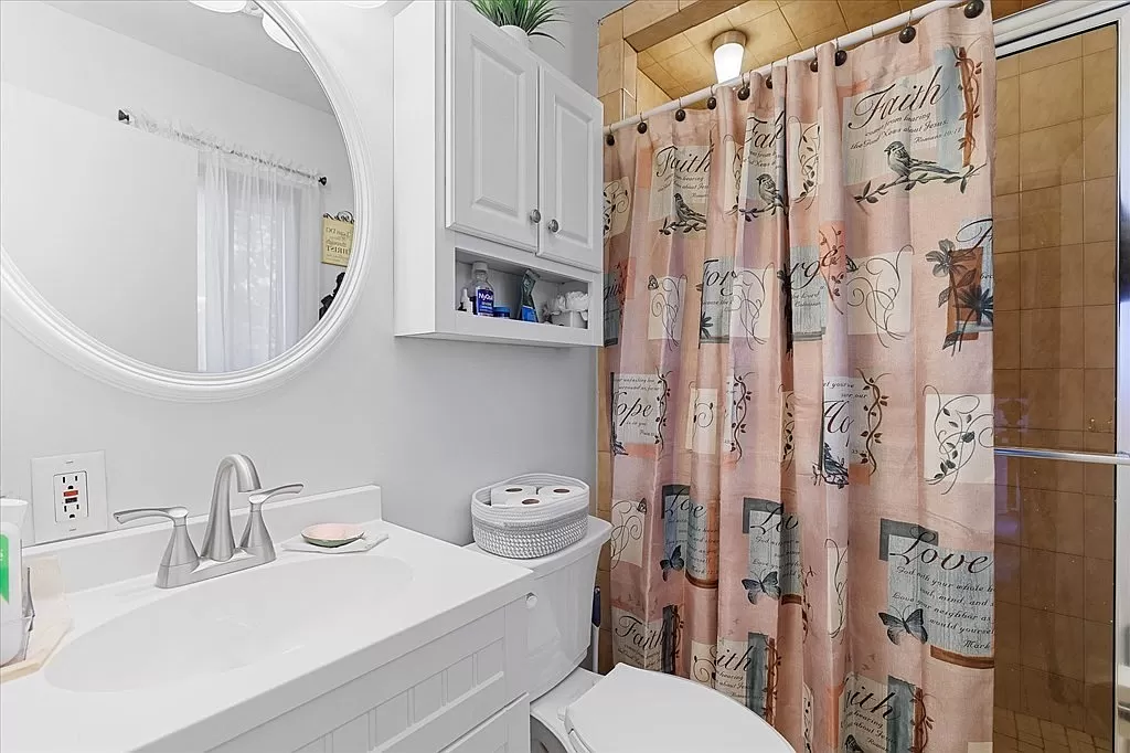 221 Oak St #5-33 - Photo 4 of 19