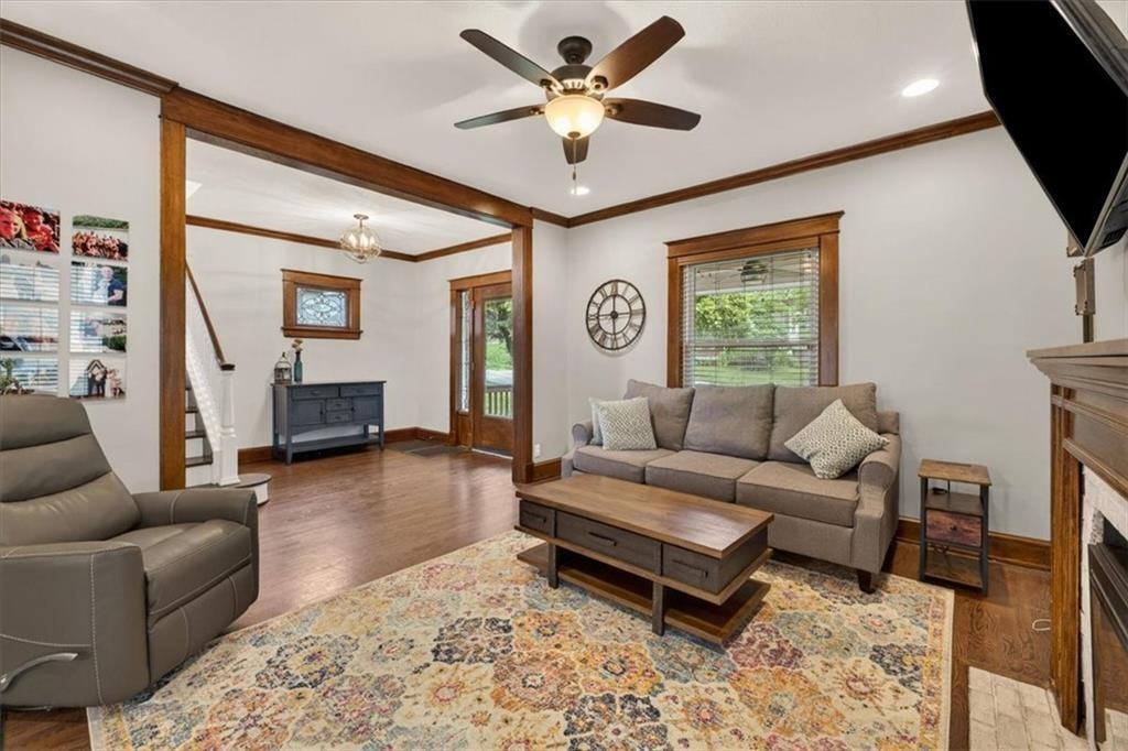 37 E 53rd St - Photo 2 of 18