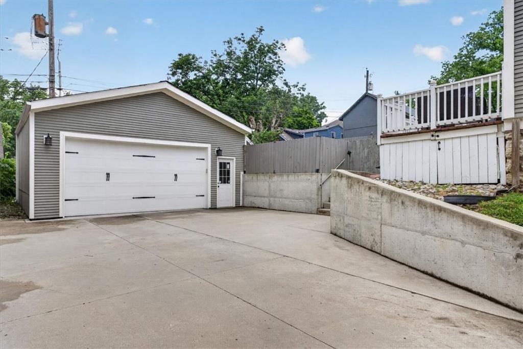 578 Bergen St - Photo 4 of 18