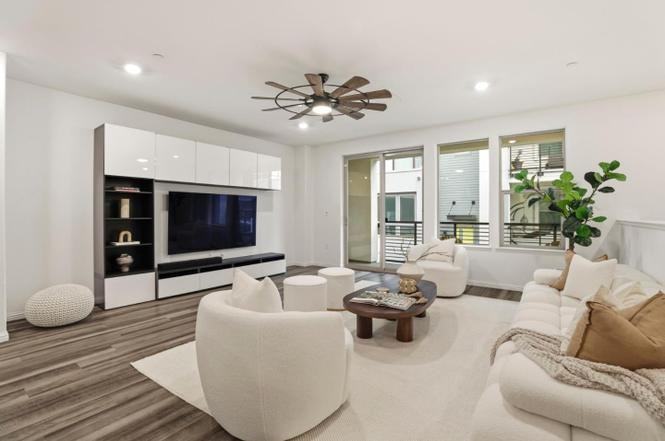 6816 Vector Ct - Photo 2 of 15