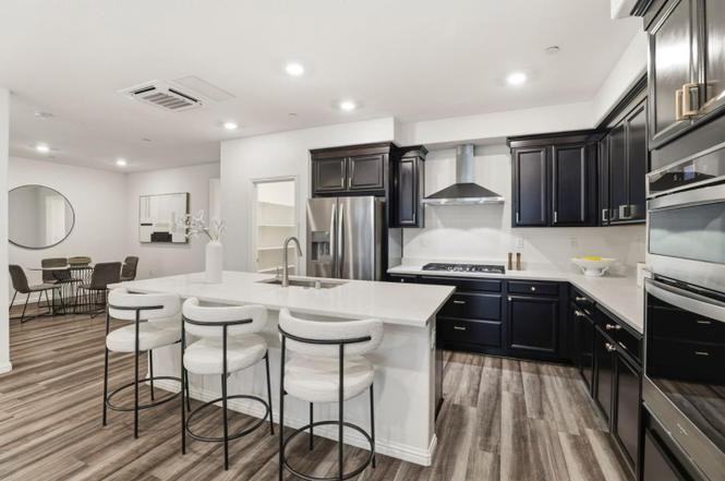6816 Vector Ct - Photo 3 of 15