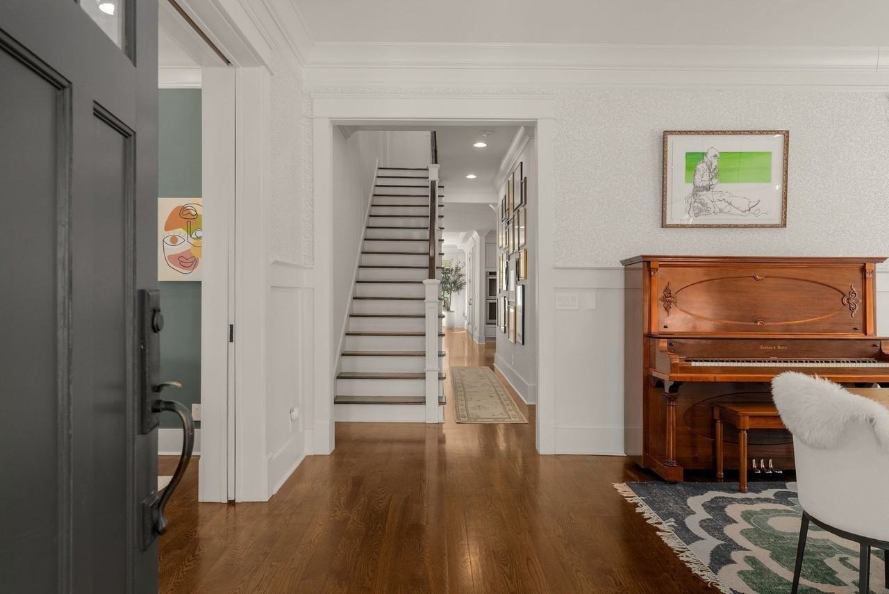 1711 Linden Ave - Photo 3 of 30