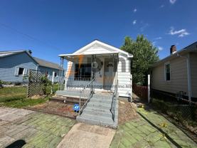 1518 Oak St - Photo 1 of 1
